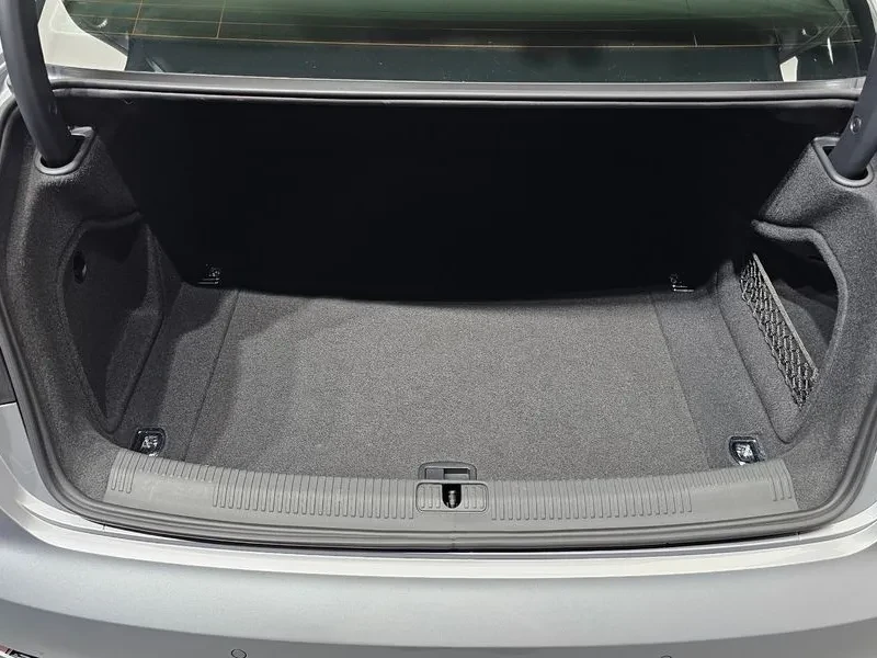 Audi A4  40 Tfsi, снимка 15 - Автомобили и джипове - 56577589