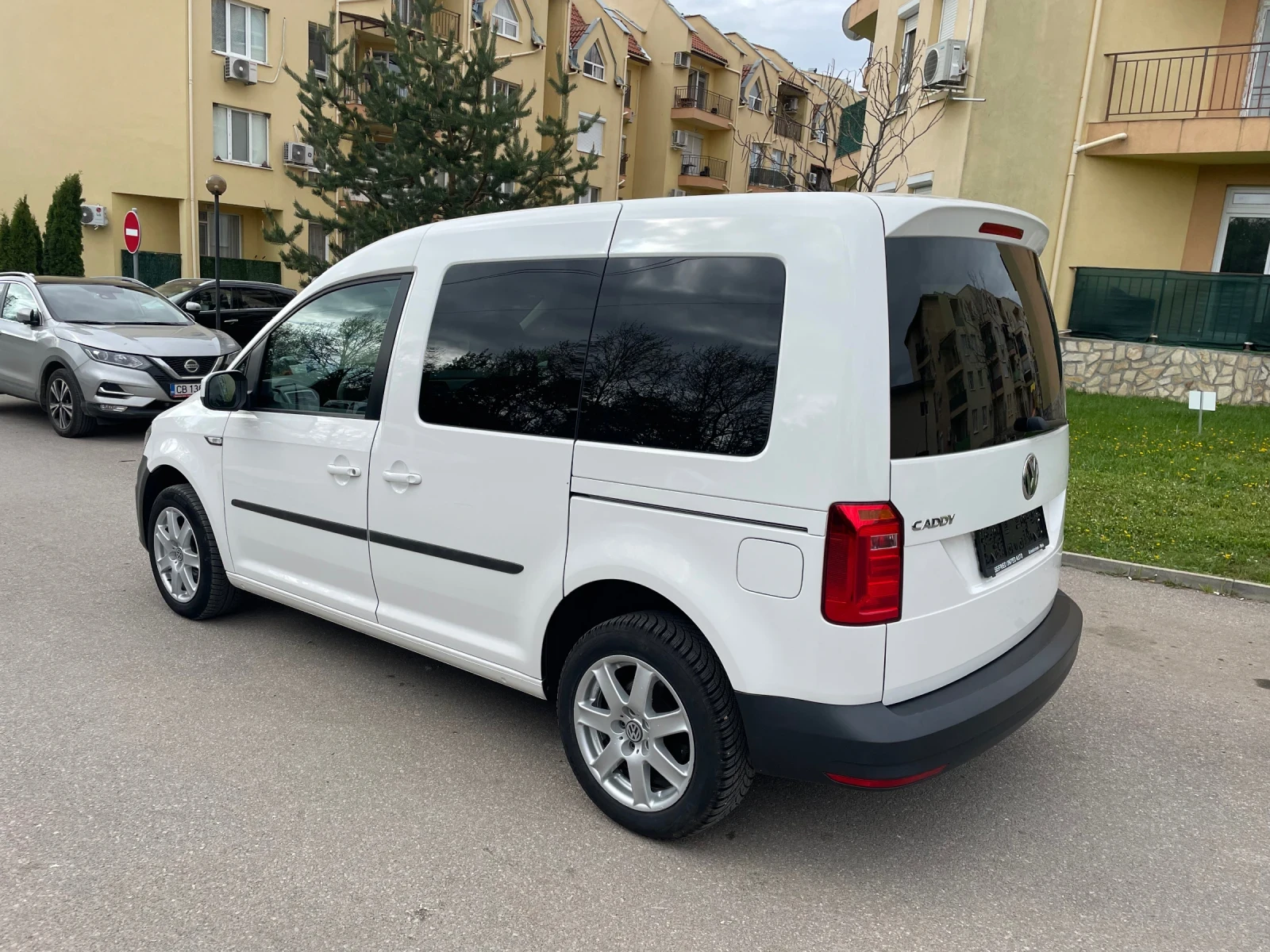 VW Caddy 2.0TDI Evro6 5места - изображение 5