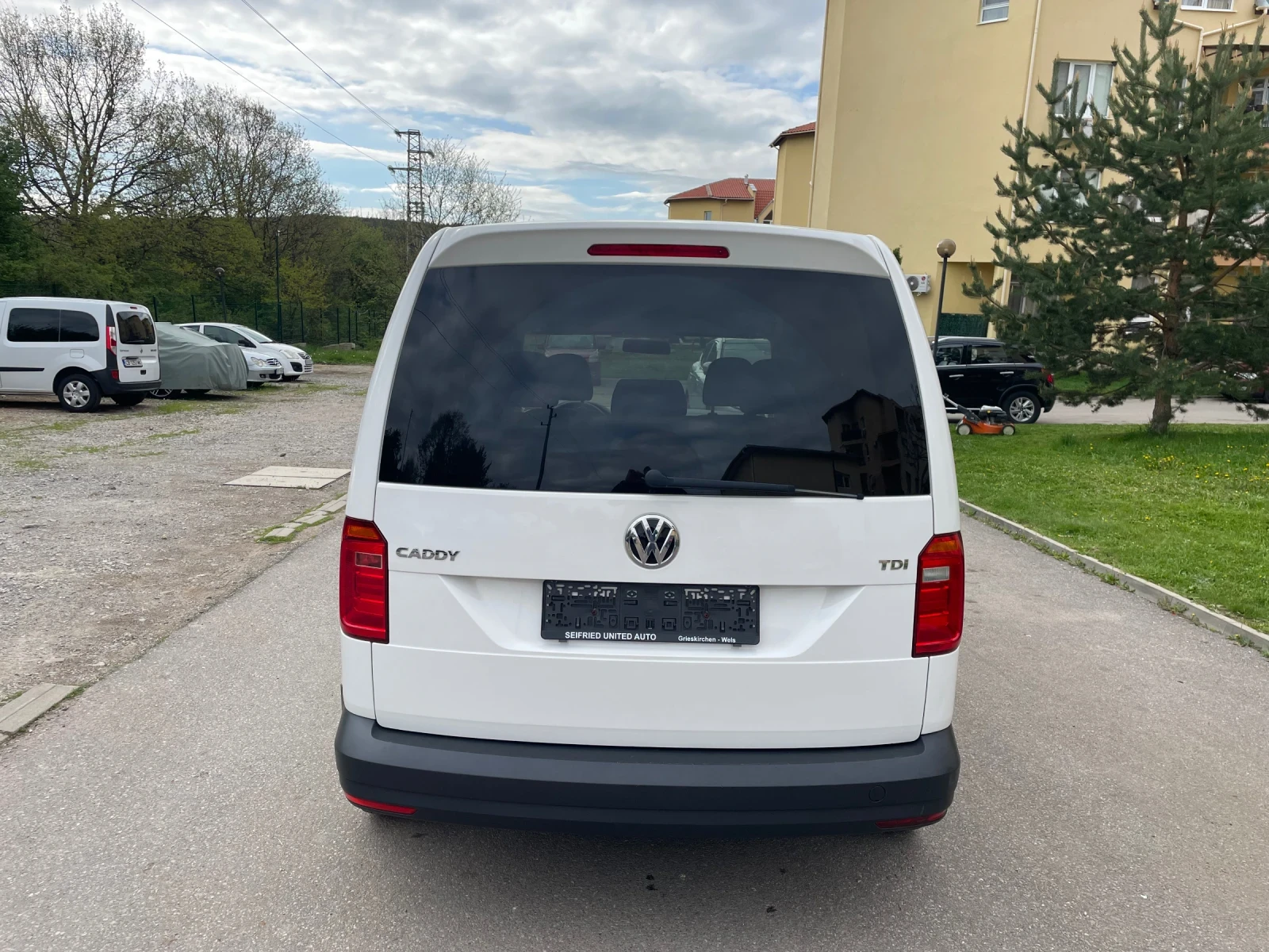 VW Caddy 2.0TDI Evro6 5места - изображение 7