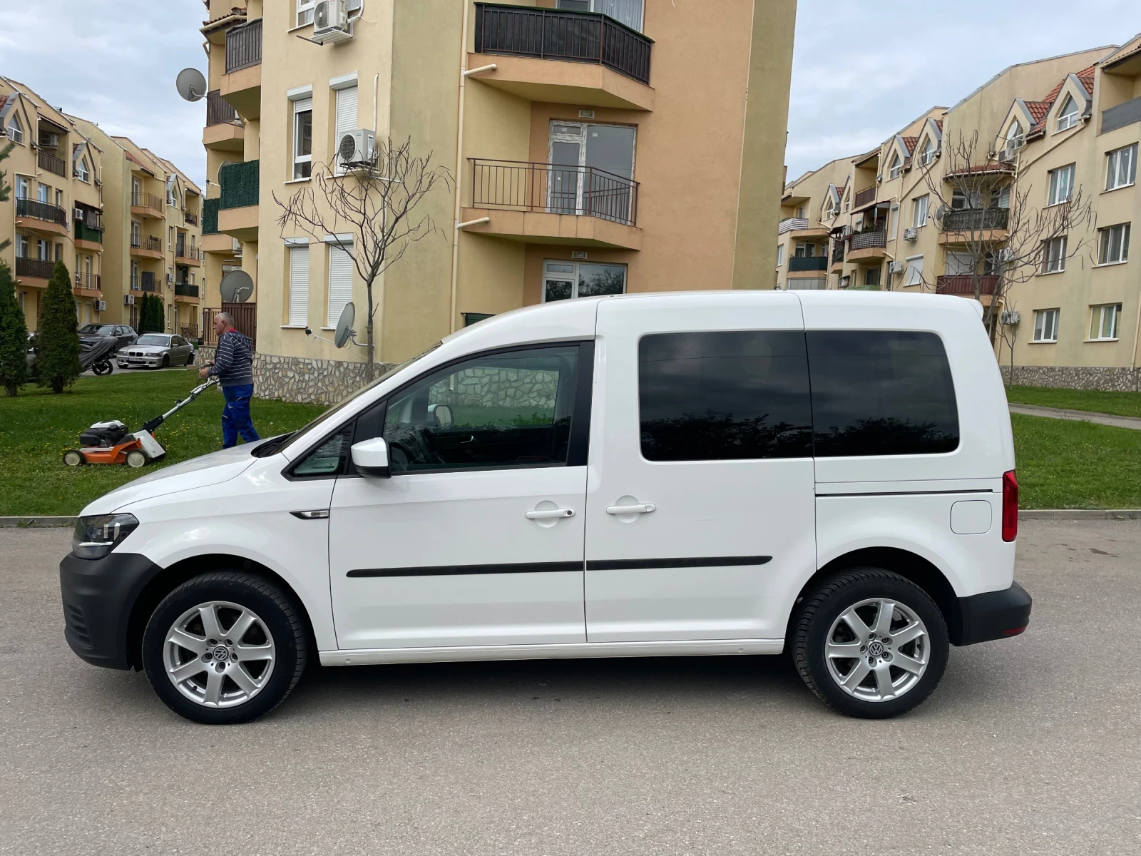 VW Caddy 2.0TDI Evro6 5места - изображение 3