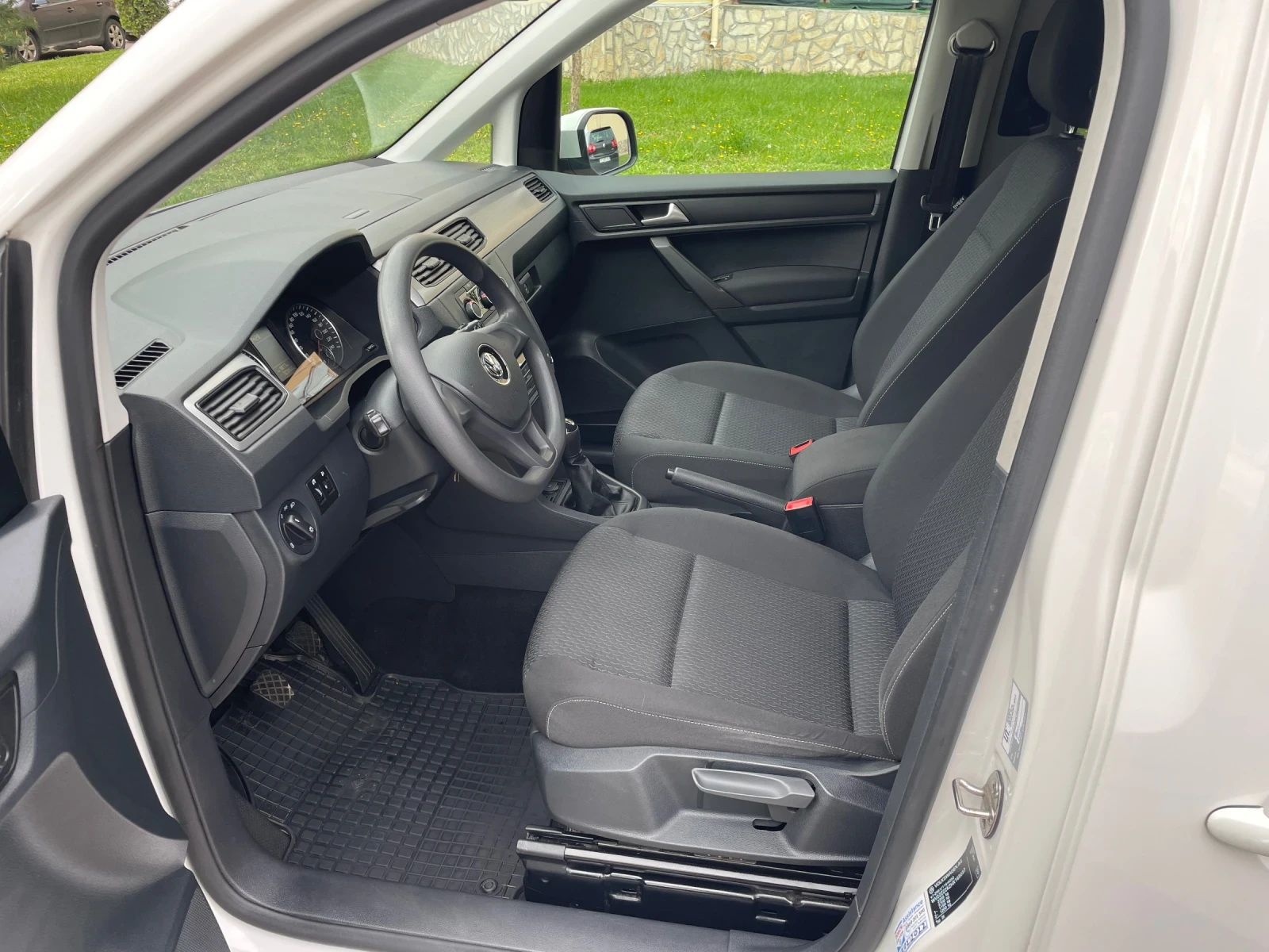 VW Caddy 2.0TDI Evro6 5места - изображение 10