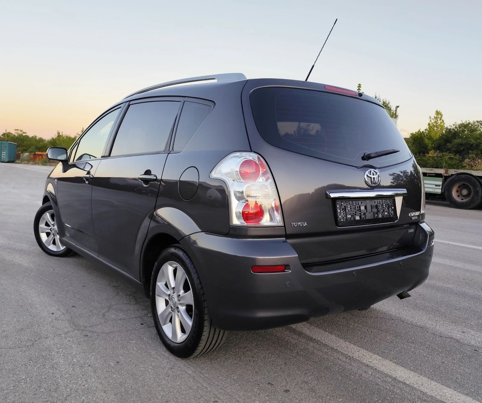 Toyota Corolla verso 2.2D4D-136кс.-6ск.FACELIFT-EU4 - изображение 5