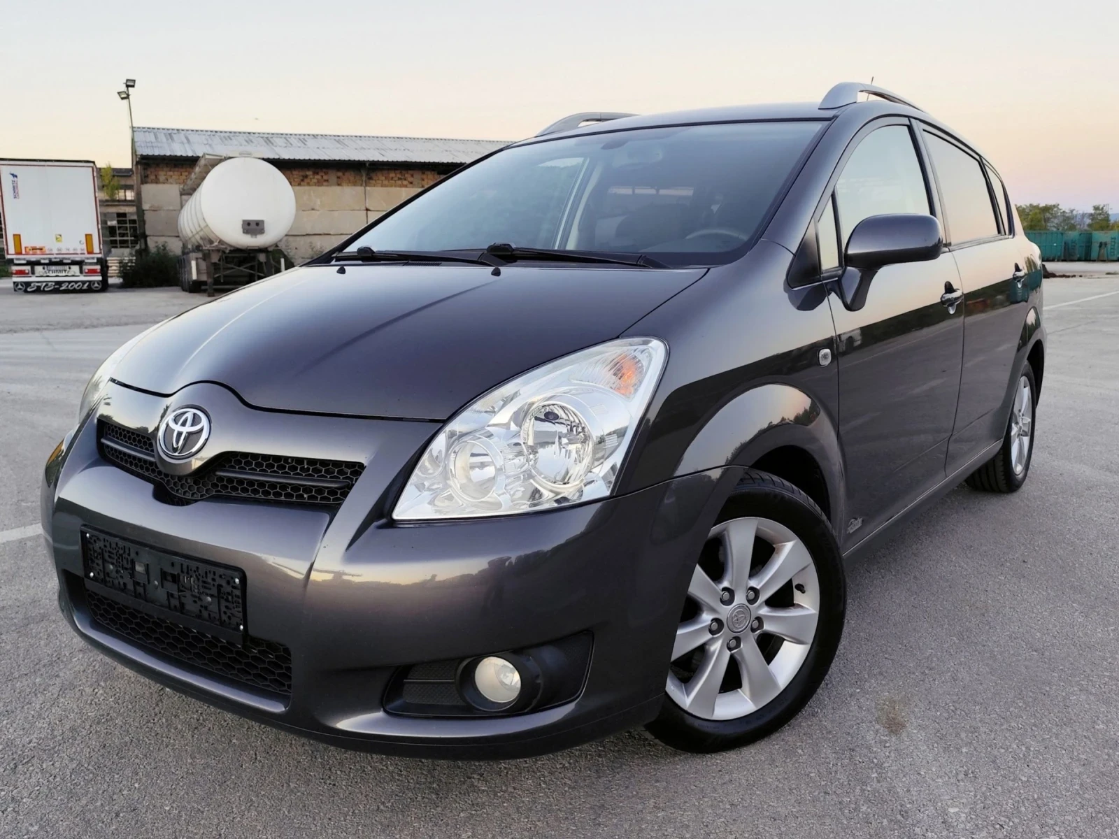 Toyota Corolla verso 2.2D4D-136кс.-6ск.FACELIFT-EU4 - изображение 3
