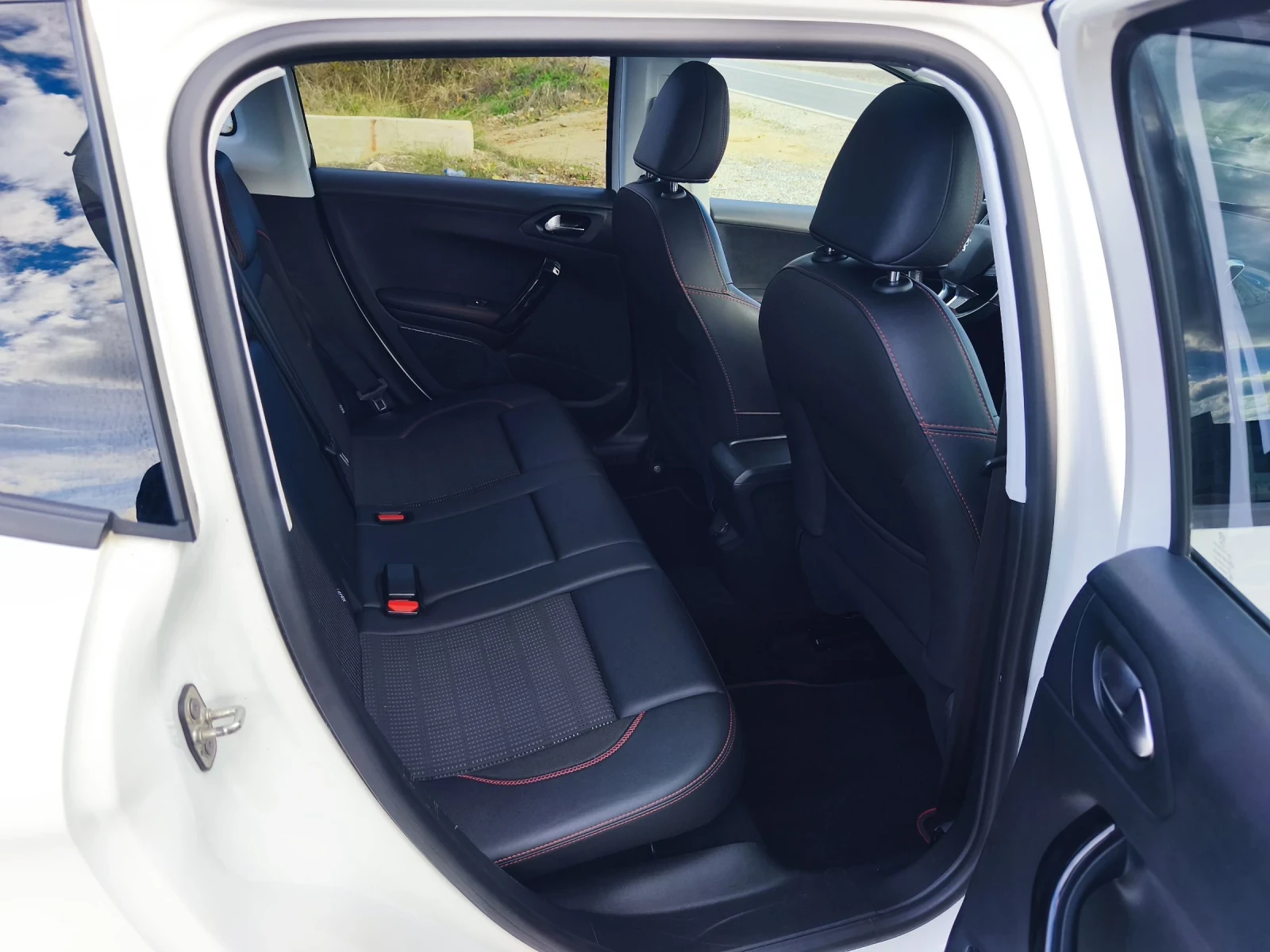 Peugeot 2008 GT-LINE 120HP SIX GEARS  | Mobile.bg   13