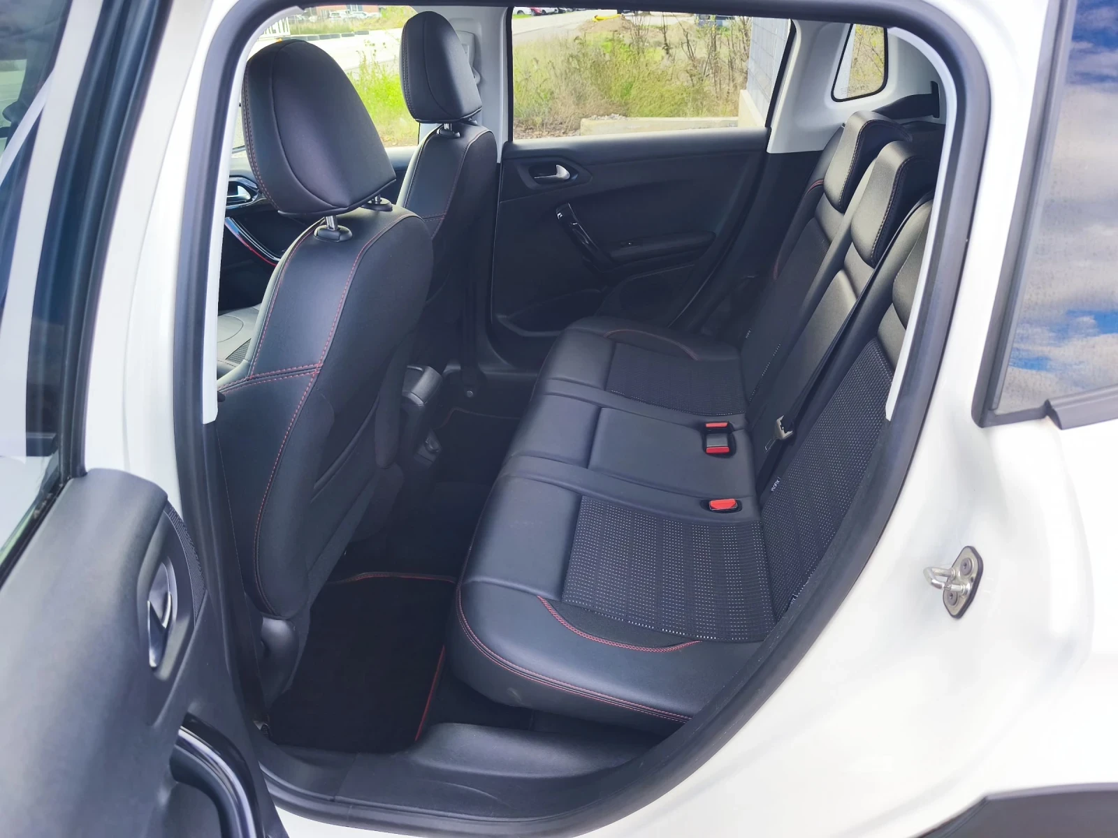 Peugeot 2008 GT-LINE 120HP SIX GEARS  | Mobile.bg   12