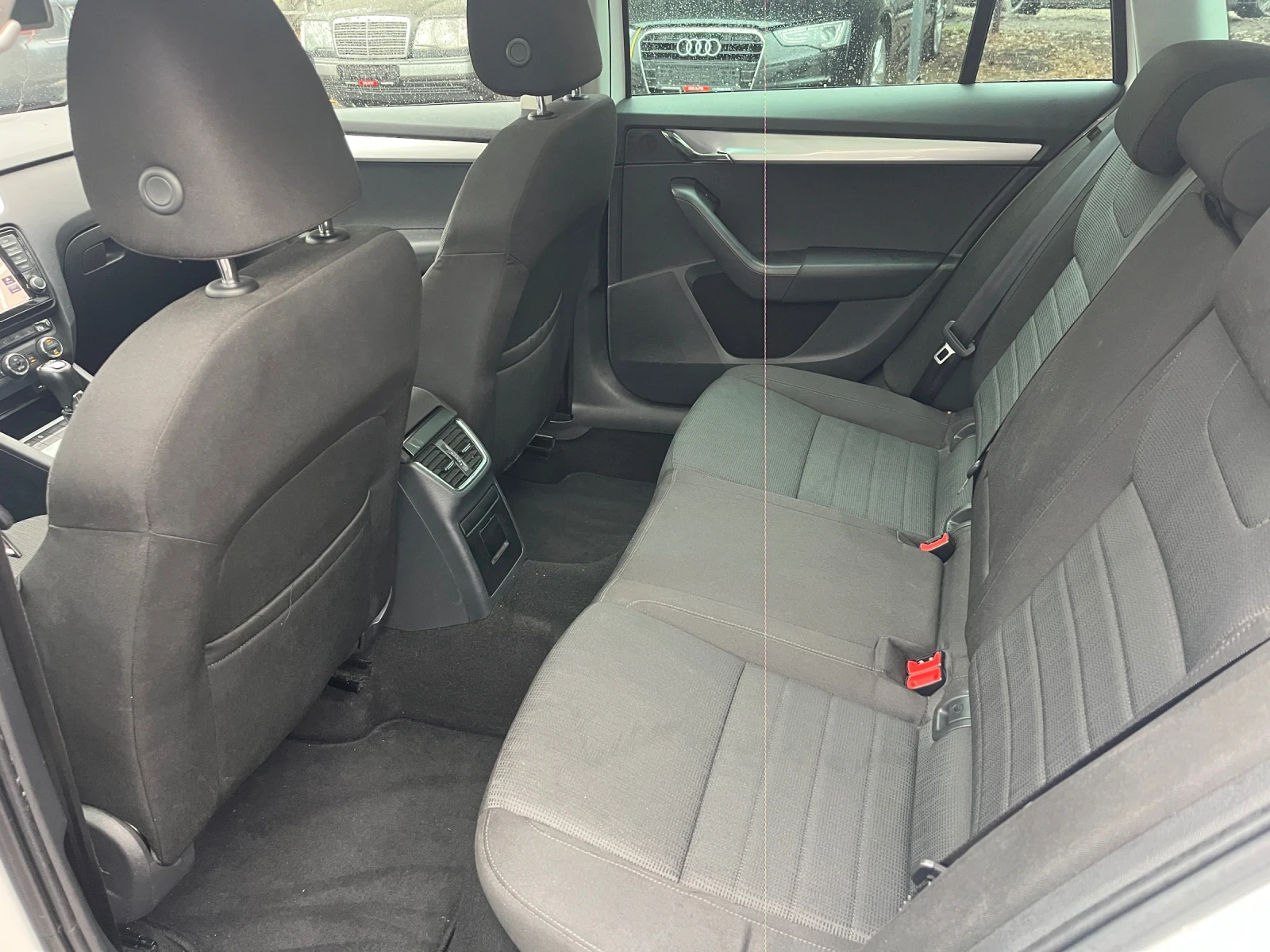 Skoda Octavia 1.8TSI 4x4 DSG Elegance Euro6 - изображение 9