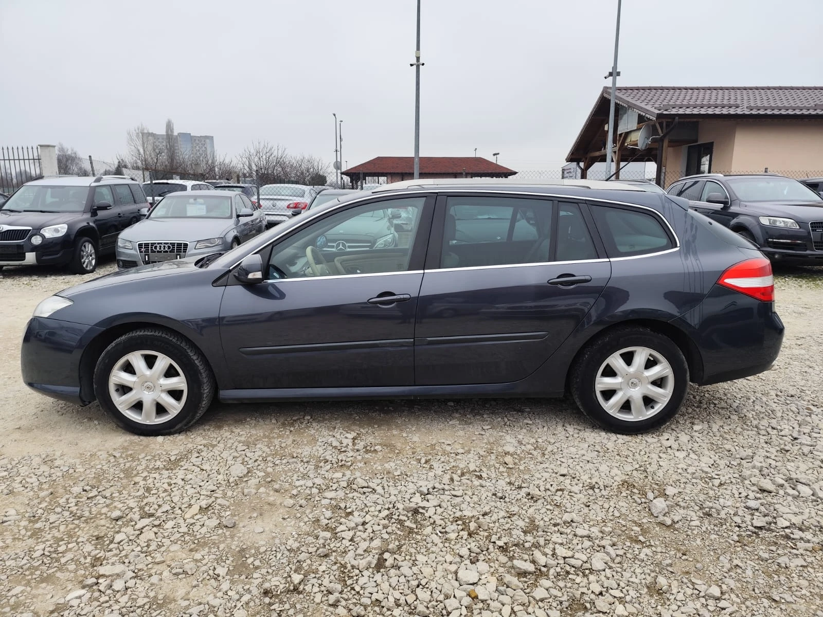 Renault Laguna 2.0 дизел Италия, снимка 9 - Автомобили и джипове - 53725123