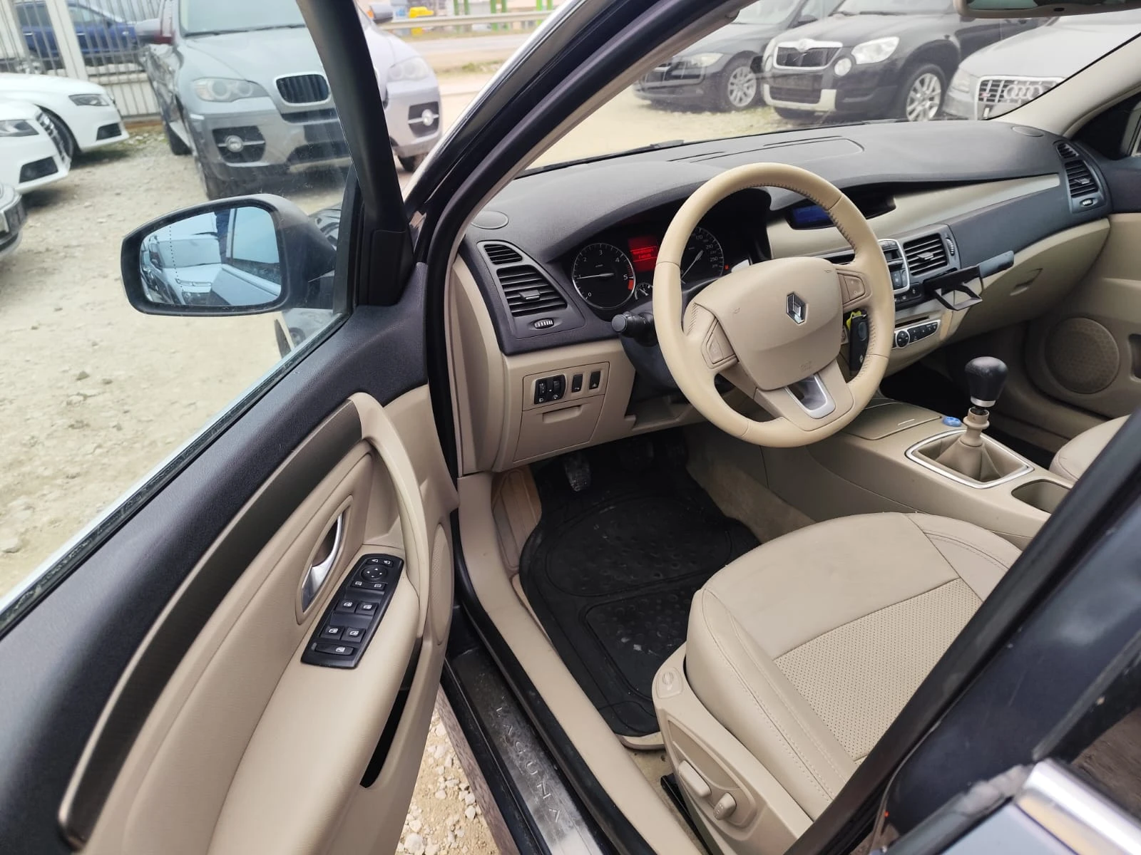 Renault Laguna 2.0 дизел Италия, снимка 11 - Автомобили и джипове - 53725123