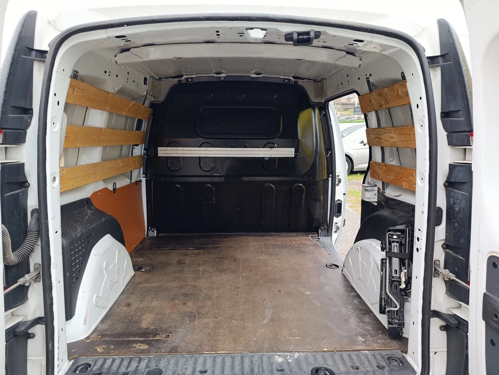 Renault Kangoo 1.5 DCI 90 кс., снимка 11 - Автомобили и джипове - 54067603