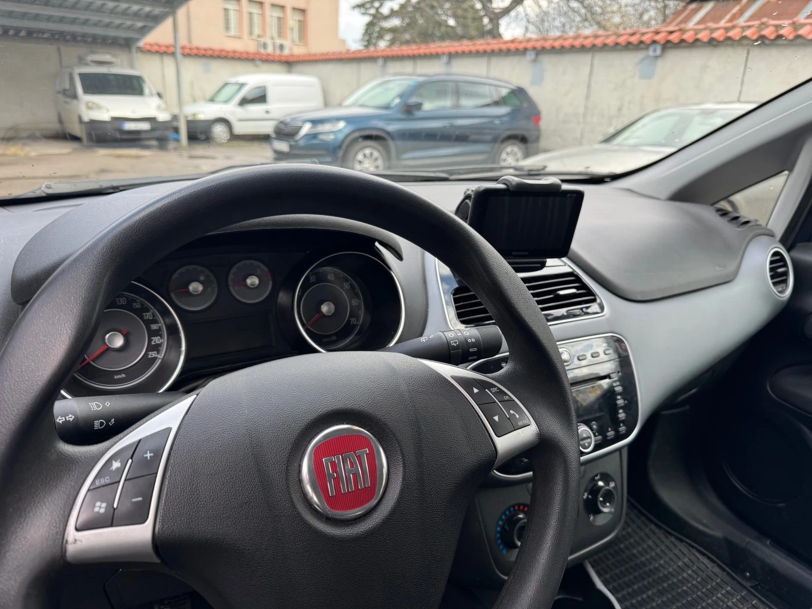 Fiat Punto 1.4i /EVO/, снимка 6 - Автомобили и джипове - 54089792