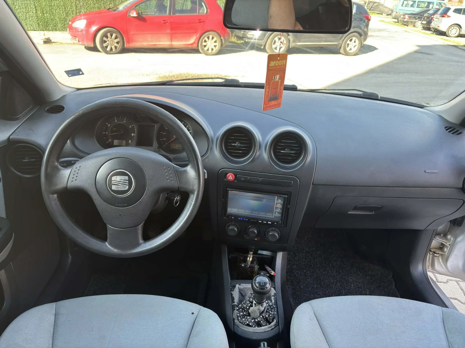 Seat Ibiza 1.4, снимка 7 - Автомобили и джипове - 54102296