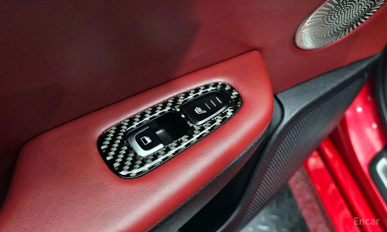Kia Stinger GT* CARBON* HEAD-UP* ПАНОРАМА* ОБДУХ* 360 КАМЕРИ, снимка 16 - Автомобили и джипове - 54398186