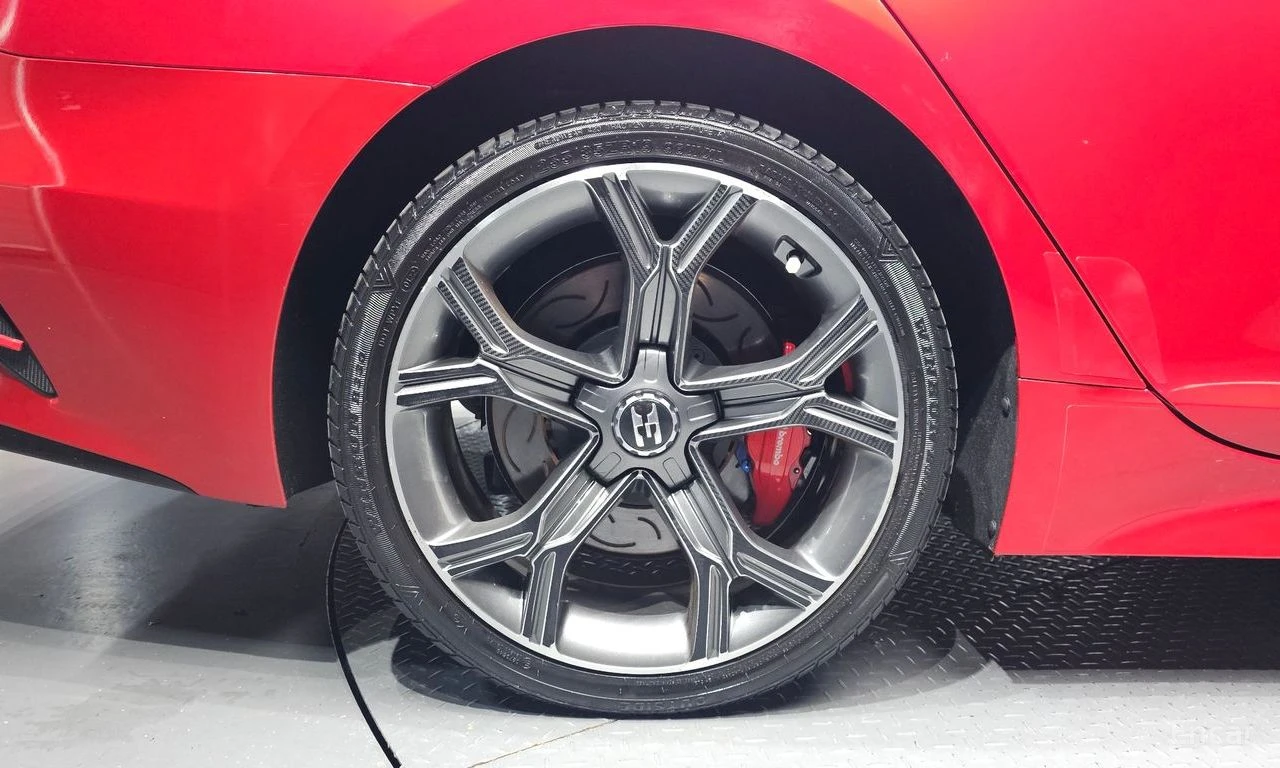Kia Stinger GT* CARBON* HEAD-UP* ПАНОРАМА* ОБДУХ* 360 КАМЕРИ, снимка 5 - Автомобили и джипове - 54398186