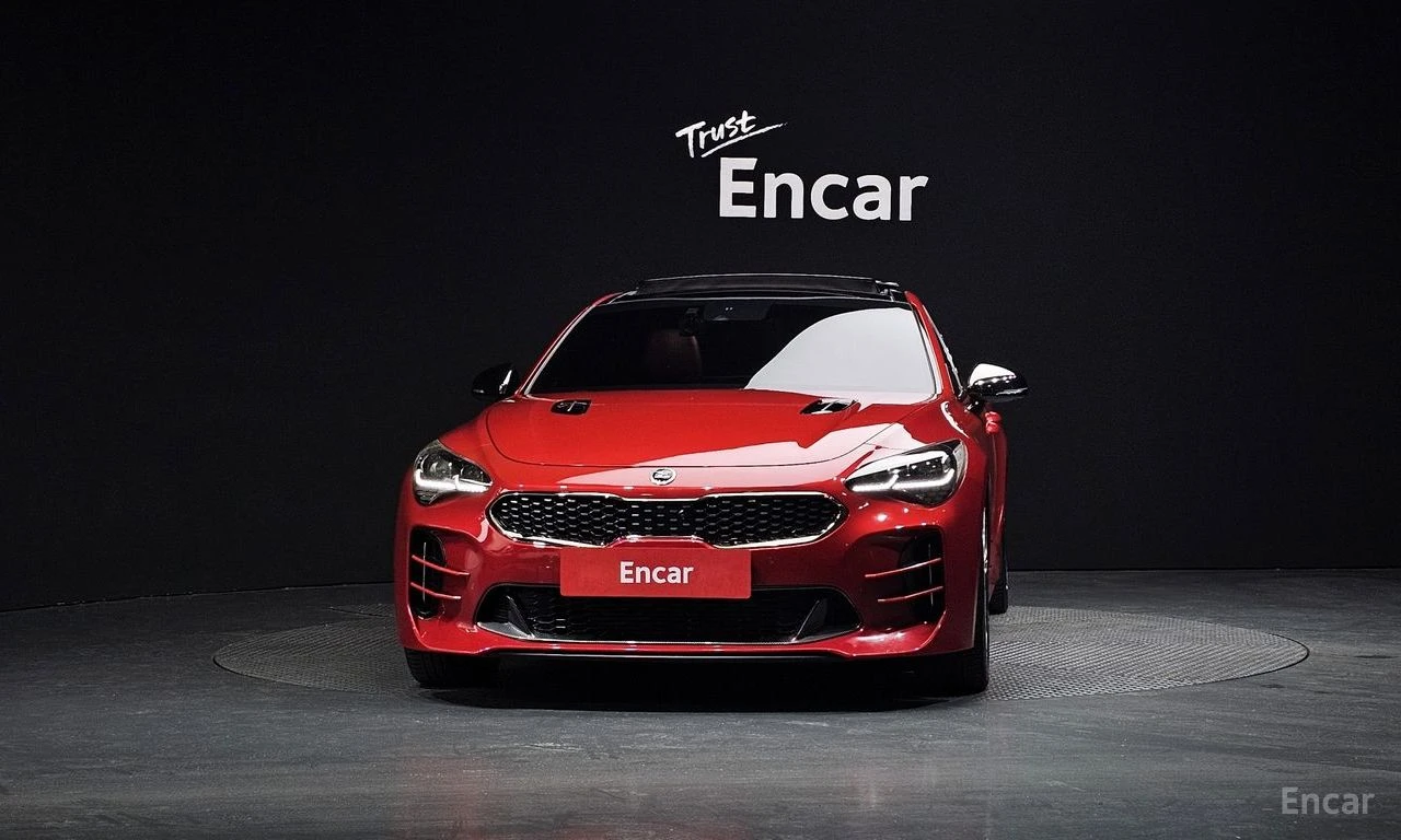 Kia Stinger GT* CARBON* HEAD-UP* ПАНОРАМА* ОБДУХ* 360 КАМЕРИ, снимка 2 - Автомобили и джипове - 54398186