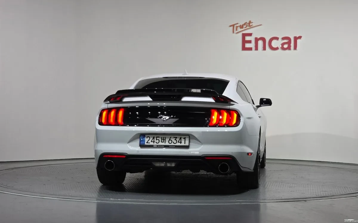 Ford Mustang 2.3L EcoBoost, снимка 4 - Автомобили и джипове - 54651742