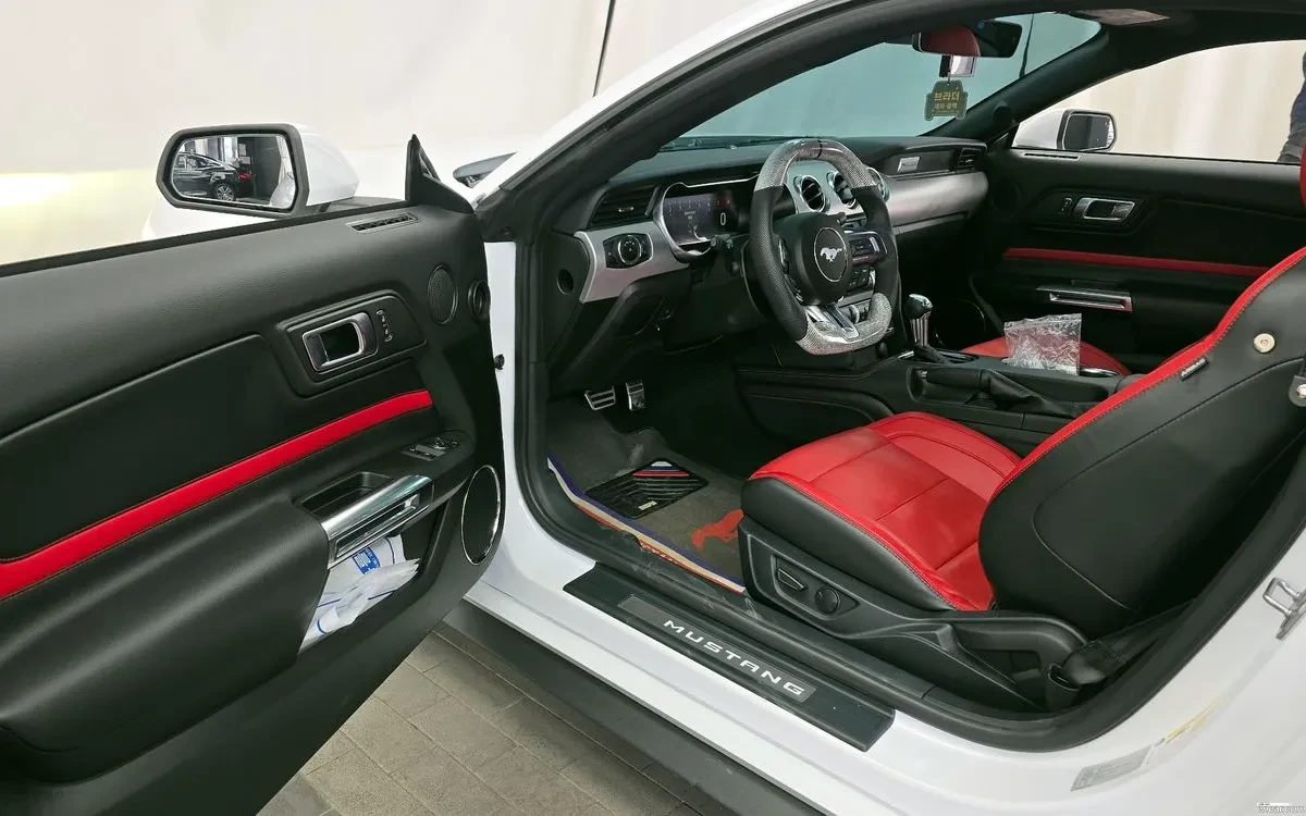 Ford Mustang 2.3L EcoBoost, снимка 9 - Автомобили и джипове - 54651742