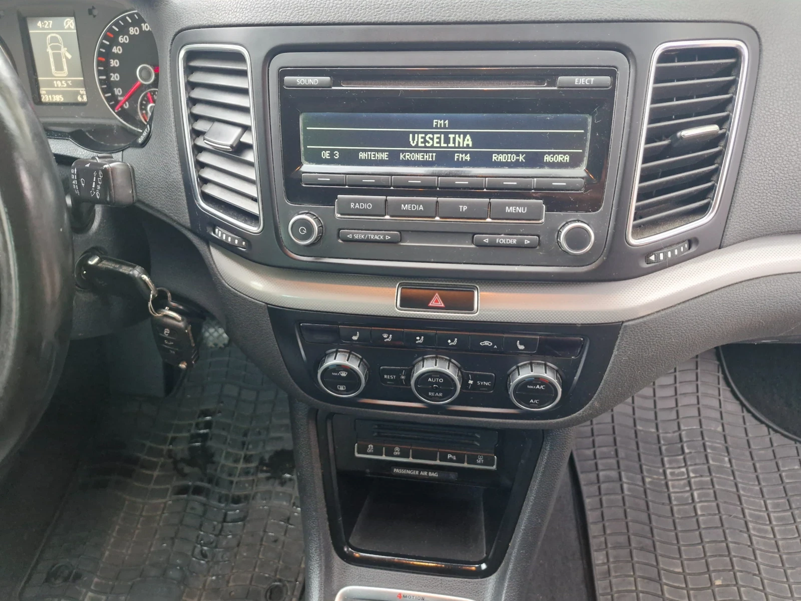 VW Sharan 4motoin 140ks, снимка 11 - Автомобили и джипове - 54780884