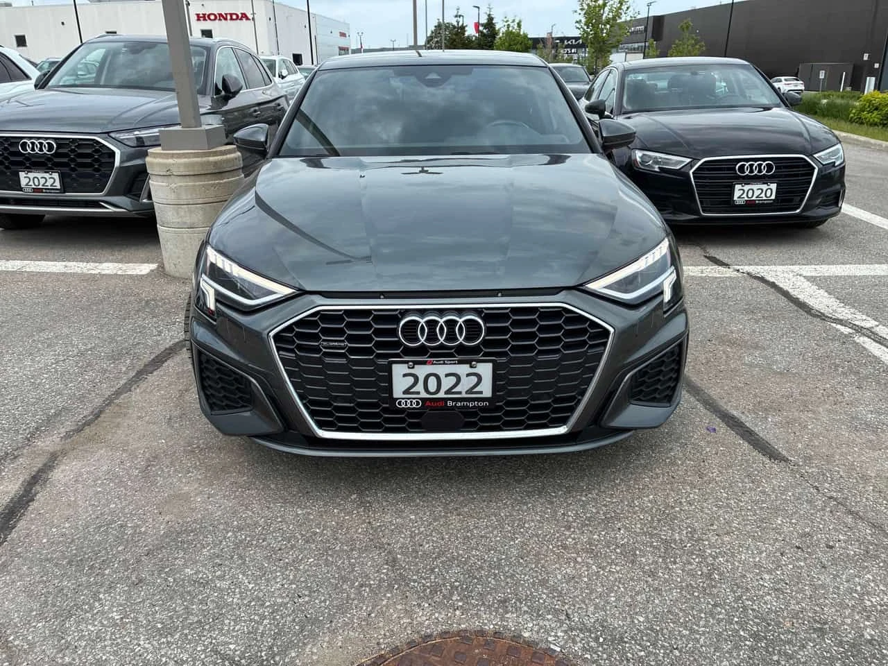 Audi A3 Progressiv/ПАНОРАМА/АВТОКРЕДИТ БЕЗ ПЪРВОНАЧАЛНА, снимка 2 - Автомобили и джипове - 54808201