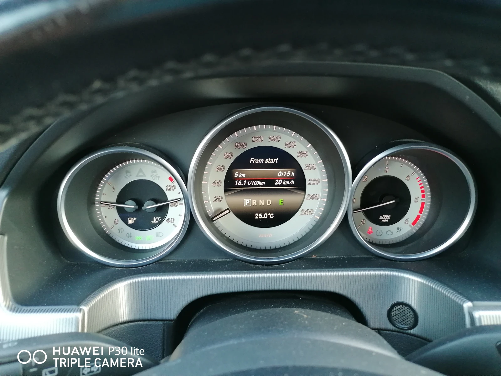 Mercedes-Benz E 350 4-Matic Bluetec , снимка 7 - Автомобили и джипове - 55661604