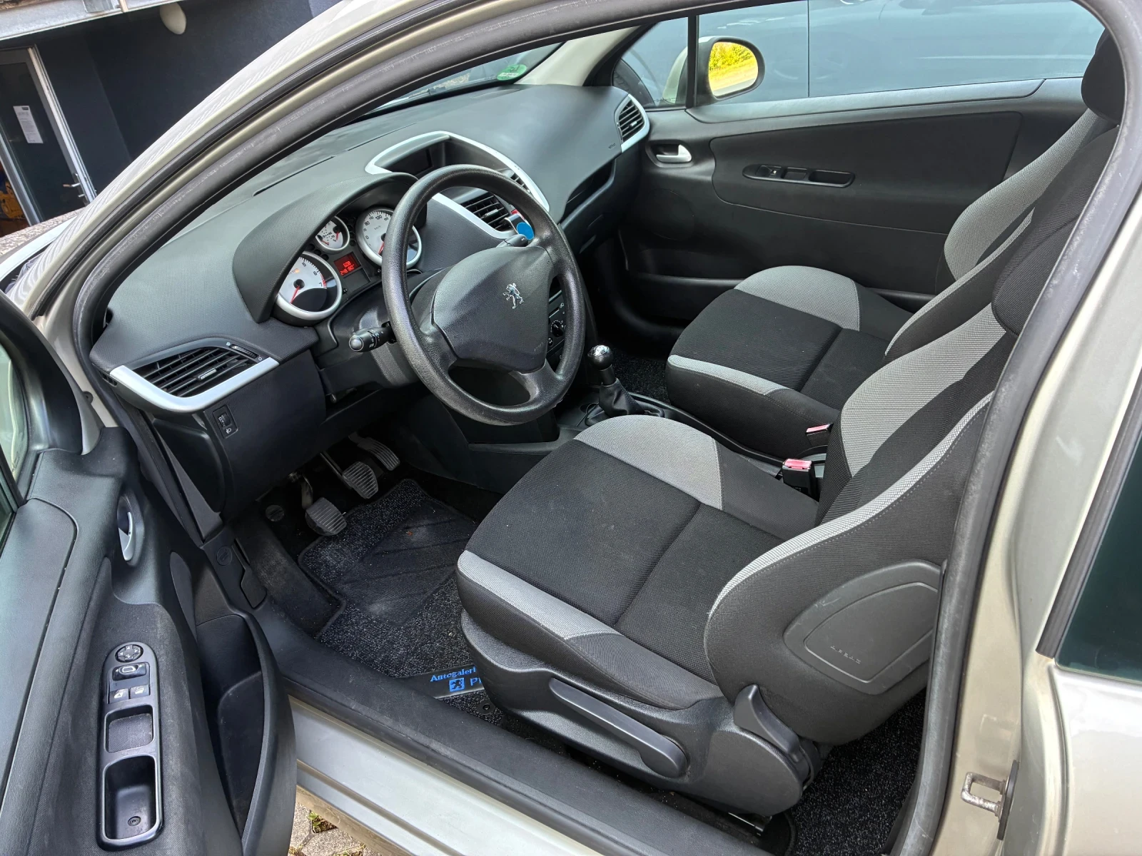 Peugeot 207, снимка 9 - Автомобили и джипове - 55590729