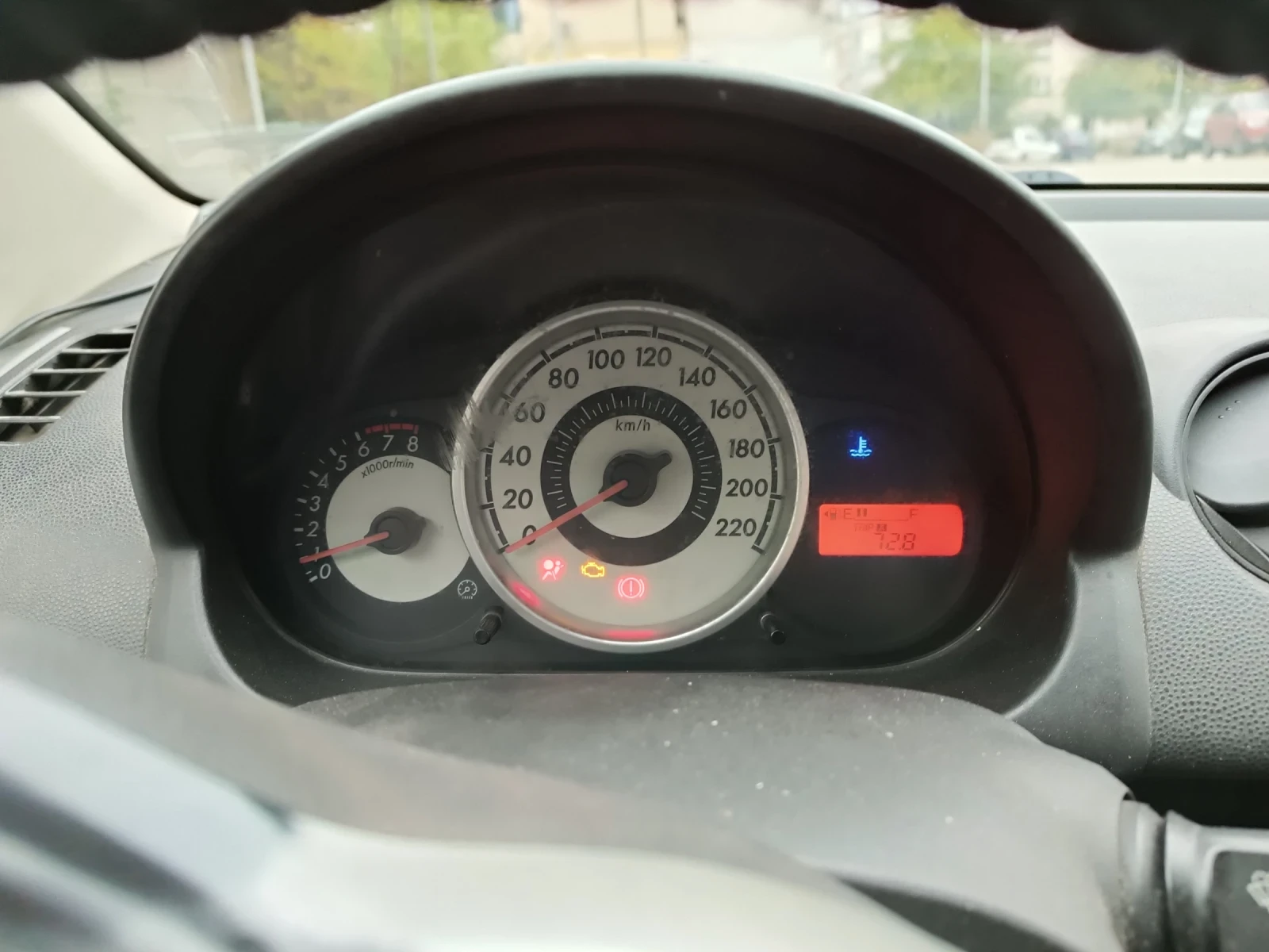 Mazda 2 1.3 i, снимка 4 - Автомобили и джипове - 56249894