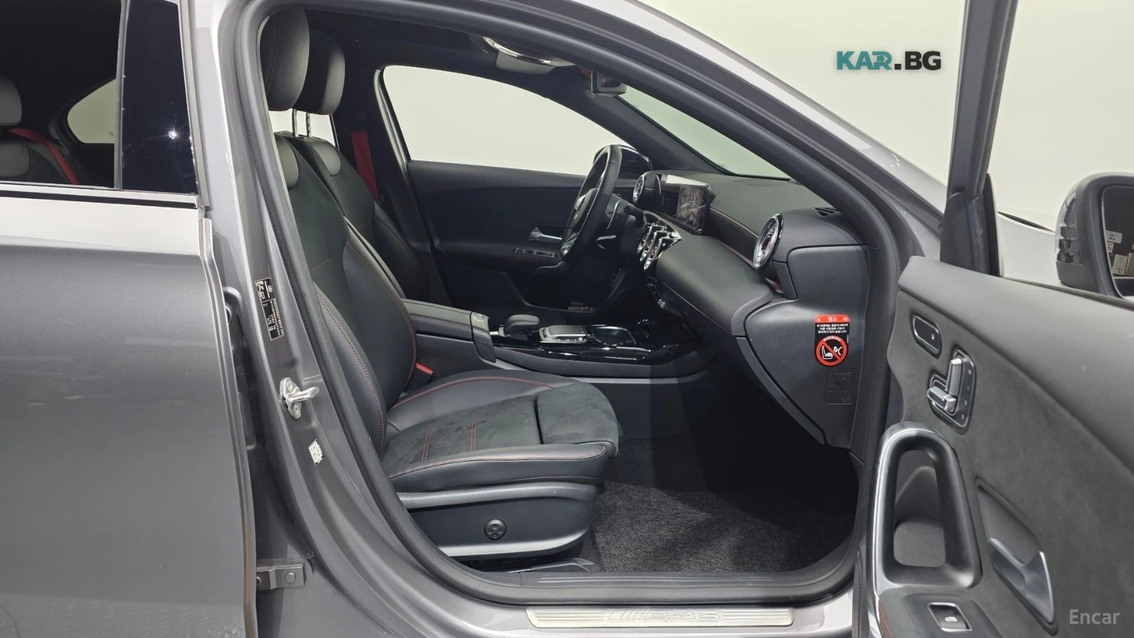Mercedes-Benz A 35 AMG* 4MATIC* ПОДГРЕВ* КАМЕРА* SUNROOF* М.ТОЧКА, снимка 9 - Автомобили и джипове - 55790562
