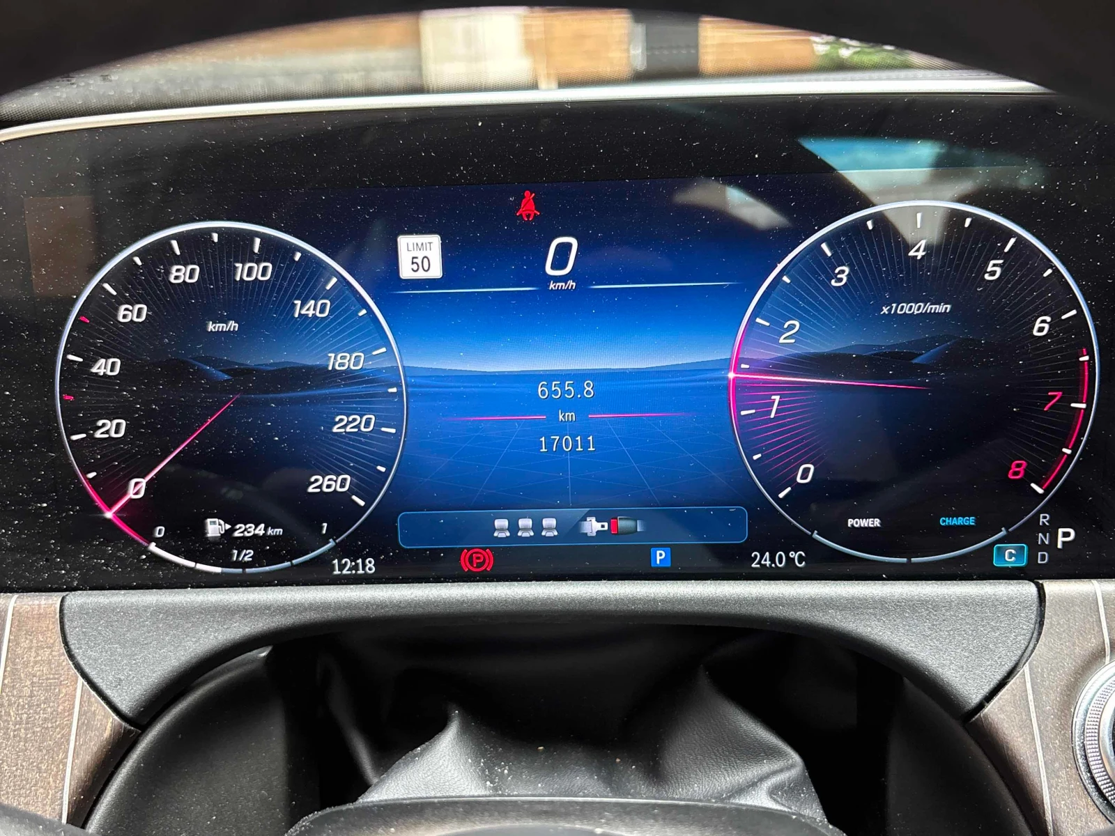Mercedes-Benz E 350 * АВТОКРЕДИТ БЕЗ ПЪРВОНАЧАЛНА ВНОСКА* , снимка 8 - Автомобили и джипове - 55958173