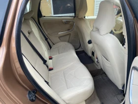 Volvo XC60 2.4D AWD, снимка 11