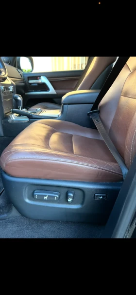 Toyota Land cruiser 5.7, снимка 11