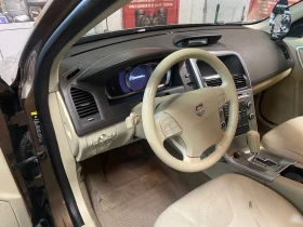Volvo XC60 2.4D AWD, снимка 6