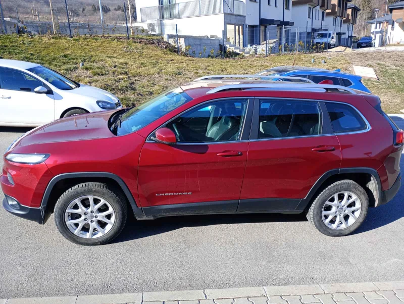 Jeep Cherokee, снимка 5 - Автомобили и джипове - 49078868