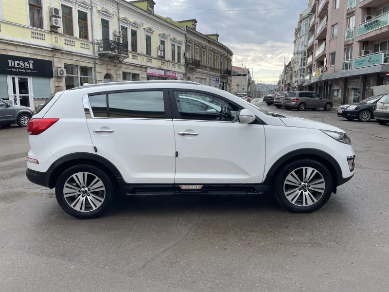 Kia Sportage, снимка 2 - Автомобили и джипове - 52937926