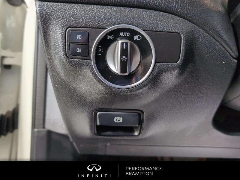 Mercedes-Benz GLA * GLA250 4 MATIC * CARFAX * ЦЕНА ДО БГ, снимка 11 - Автомобили и джипове - 53262661