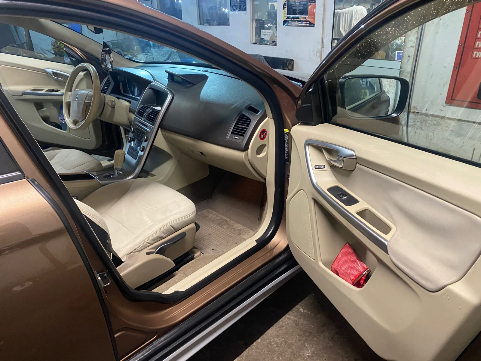 Volvo XC60 2.4D AWD | Mobile.bg � ����������� 13