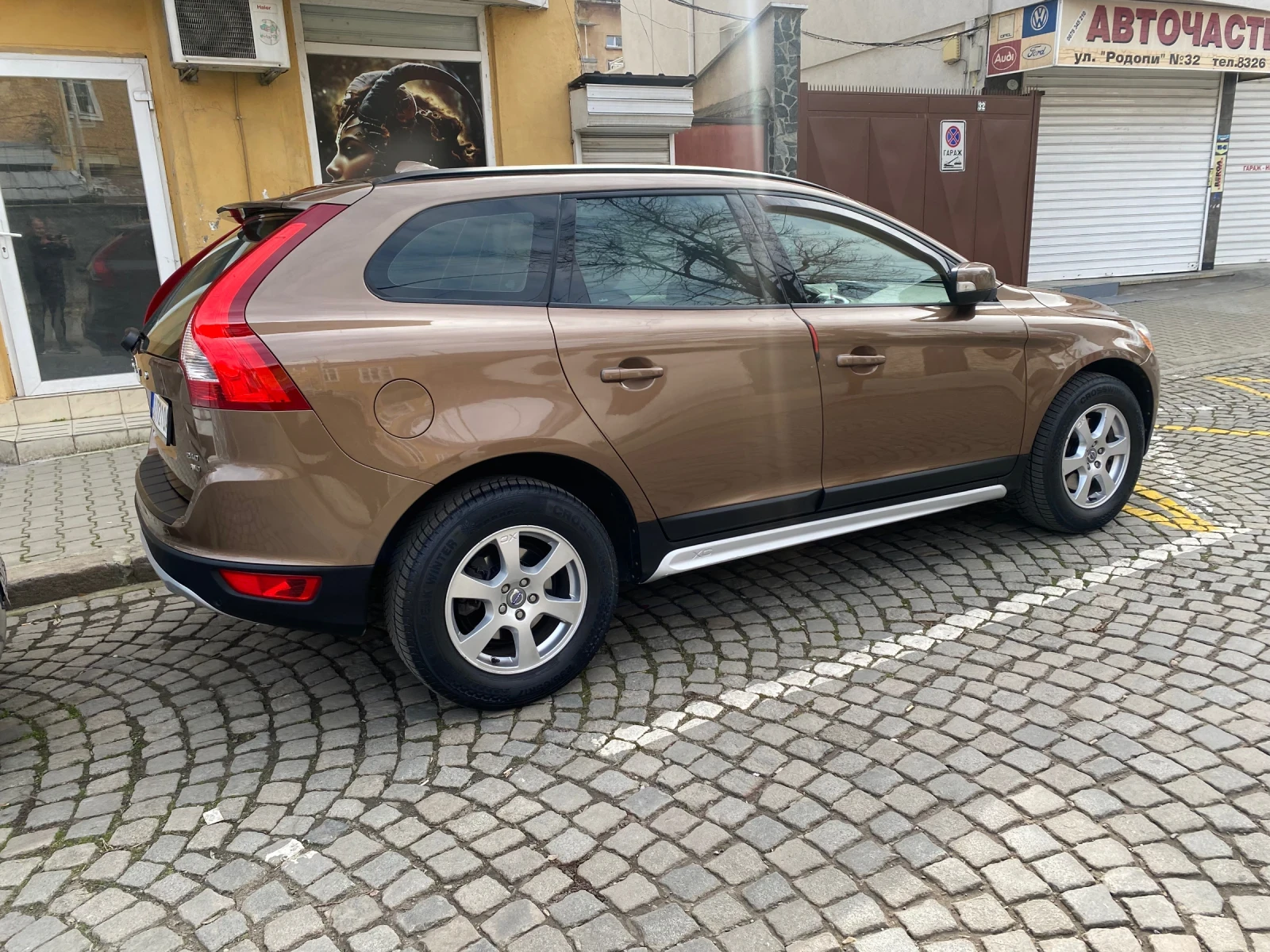 Volvo XC60 2.4D AWD, снимка 5 - Автомобили и джипове - 52878517