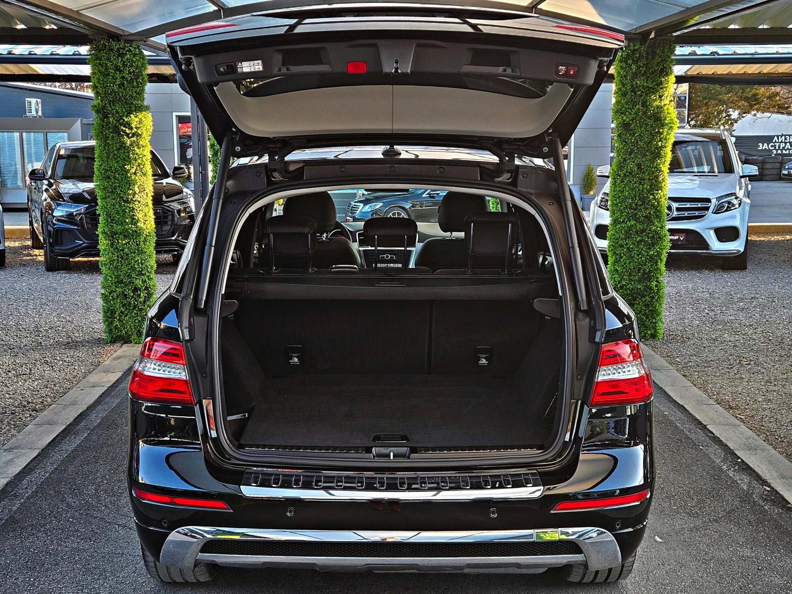 Mercedes-Benz ML 350 AMG/GERMANY/PANO/CAMERA/ПОДГРЕВ/ПАМЕТ/AMBIENT/LIZI, снимка 8 - Автомобили и джипове - 53809567