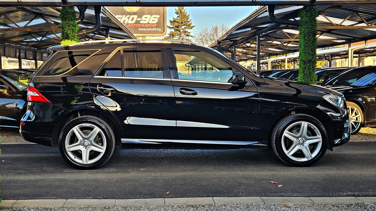 Mercedes-Benz ML 350 AMG/GERMANY/PANO/CAMERA/ПОДГРЕВ/ПАМЕТ/AMBIENT/LIZI, снимка 4 - Автомобили и джипове - 53809567
