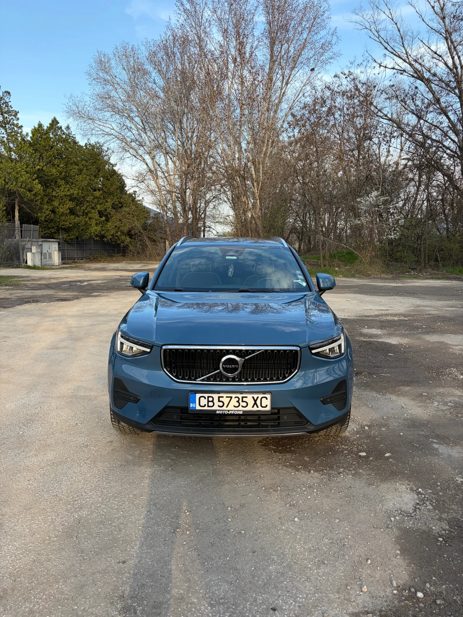 Volvo XC40 B3 Mild Hybrid, снимка 2 - Автомобили и джипове - 54005451