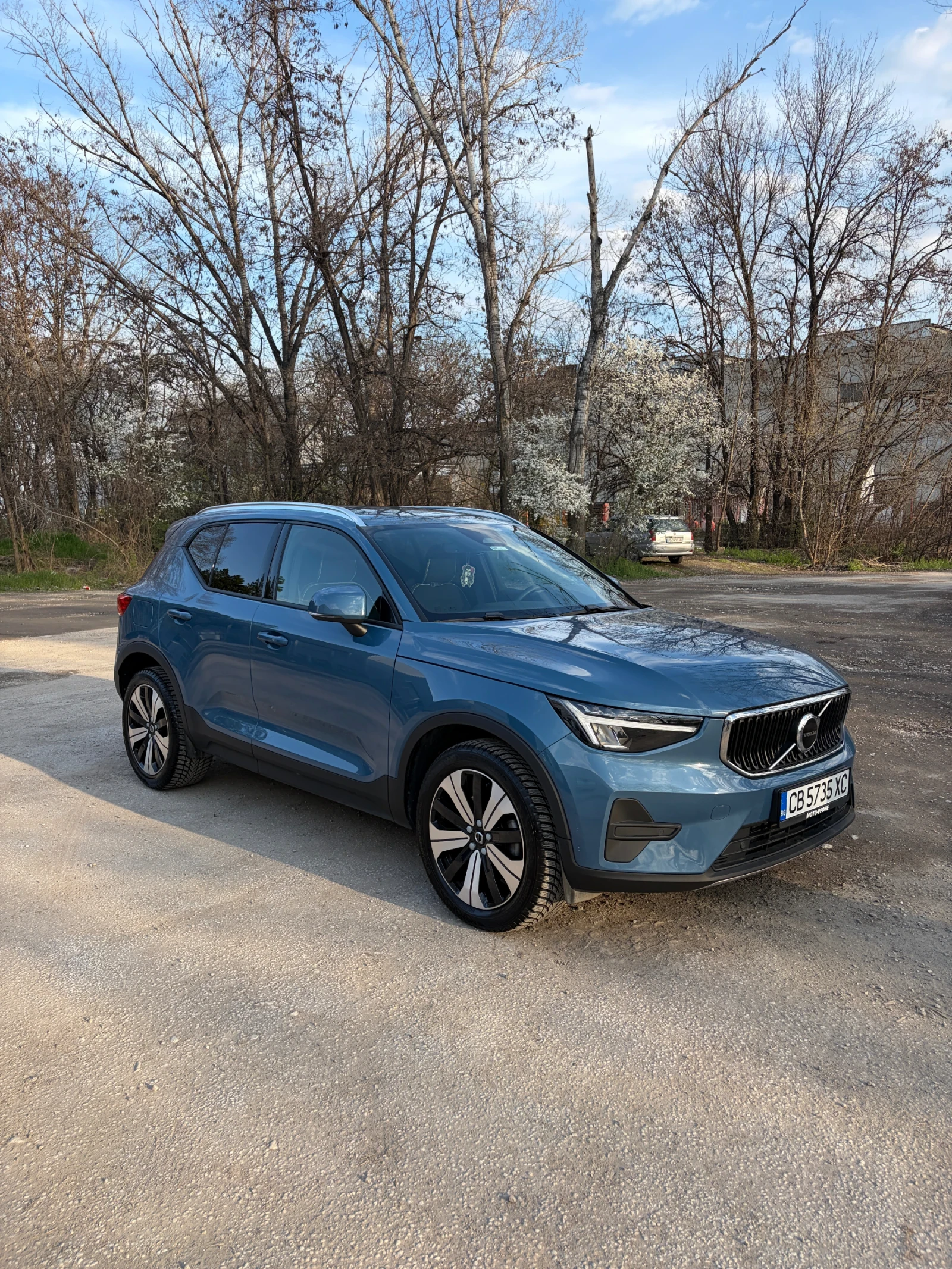 Volvo XC40 B3 Mild Hybrid, снимка 3 - Автомобили и джипове - 54005451