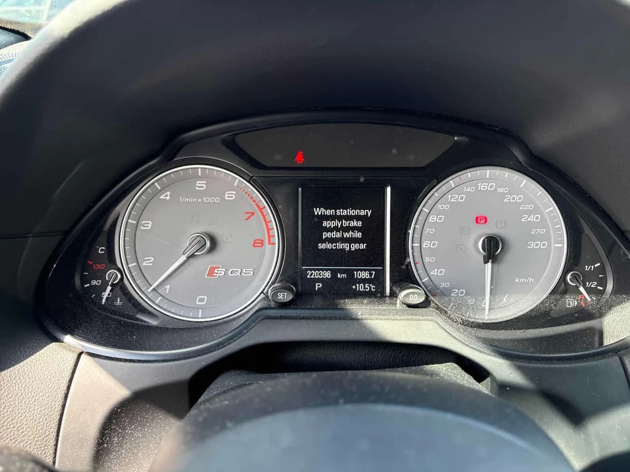 Audi SQ5 3.0T TECHNIK * FULL S LINE* ПАНОРАМА* ПОДГРЕВ* , снимка 8 - Автомобили и джипове - 54398074