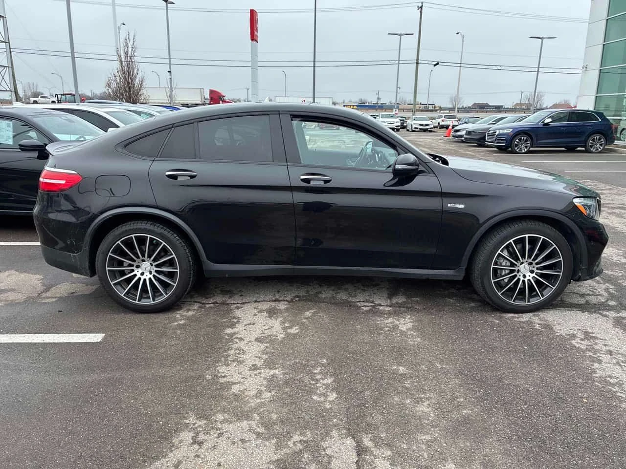 Mercedes-Benz GLC 43 AMG BURMESTER * PANO * KEYLESS *  ПОДГРЕВИ * CARFAX, снимка 3 - Автомобили и джипове - 54488202