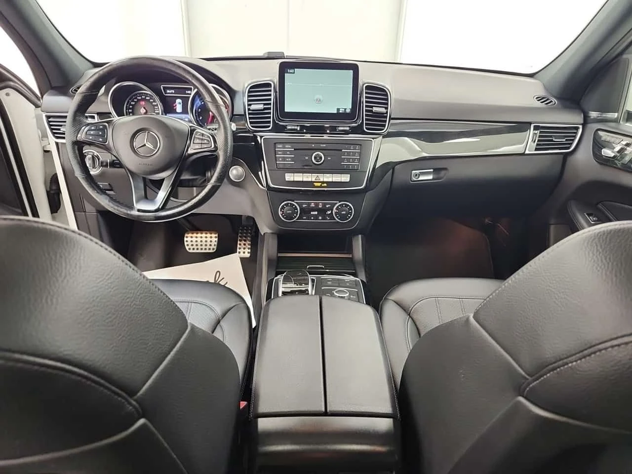 Mercedes-Benz GLE 400  AMG PACK | DISTRONIC | 360 | PANO | MEMORY | , снимка 10 - Автомобили и джипове - 54677629