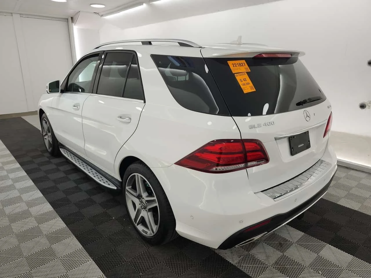 Mercedes-Benz GLE 400  AMG PACK | DISTRONIC | 360 | PANO | MEMORY | , снимка 4 - Автомобили и джипове - 54677629