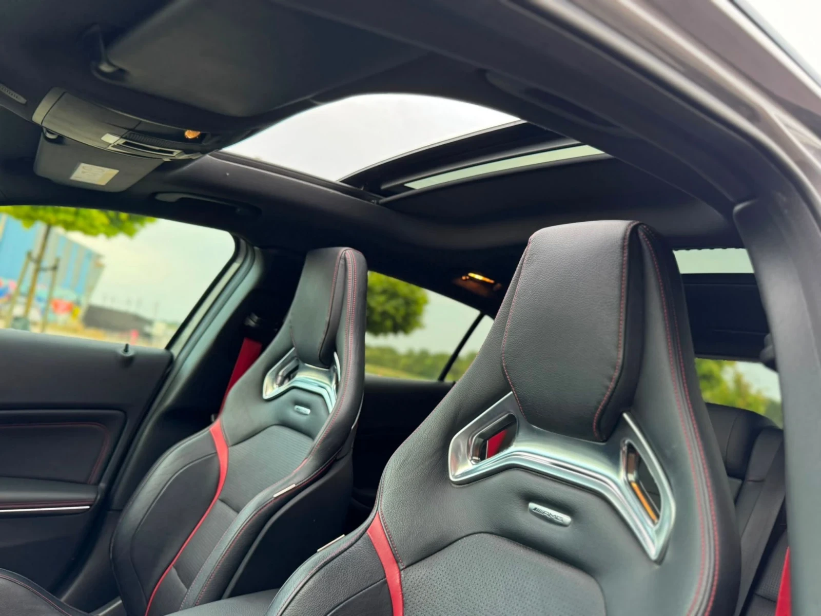 Mercedes-Benz GLA 45 AMG ?Очакван внос AMG EDITION 1CARBONPANOHKCAMRED , снимка 11 - Автомобили и джипове - 55379513