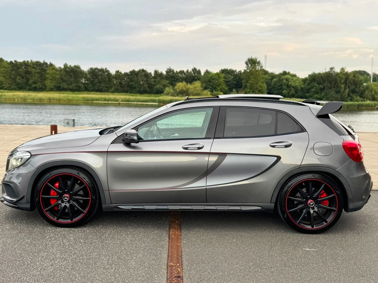 Mercedes-Benz GLA 45 AMG ?Очакван внос AMG EDITION 1CARBONPANOHKCAMRED , снимка 5 - Автомобили и джипове - 55379513