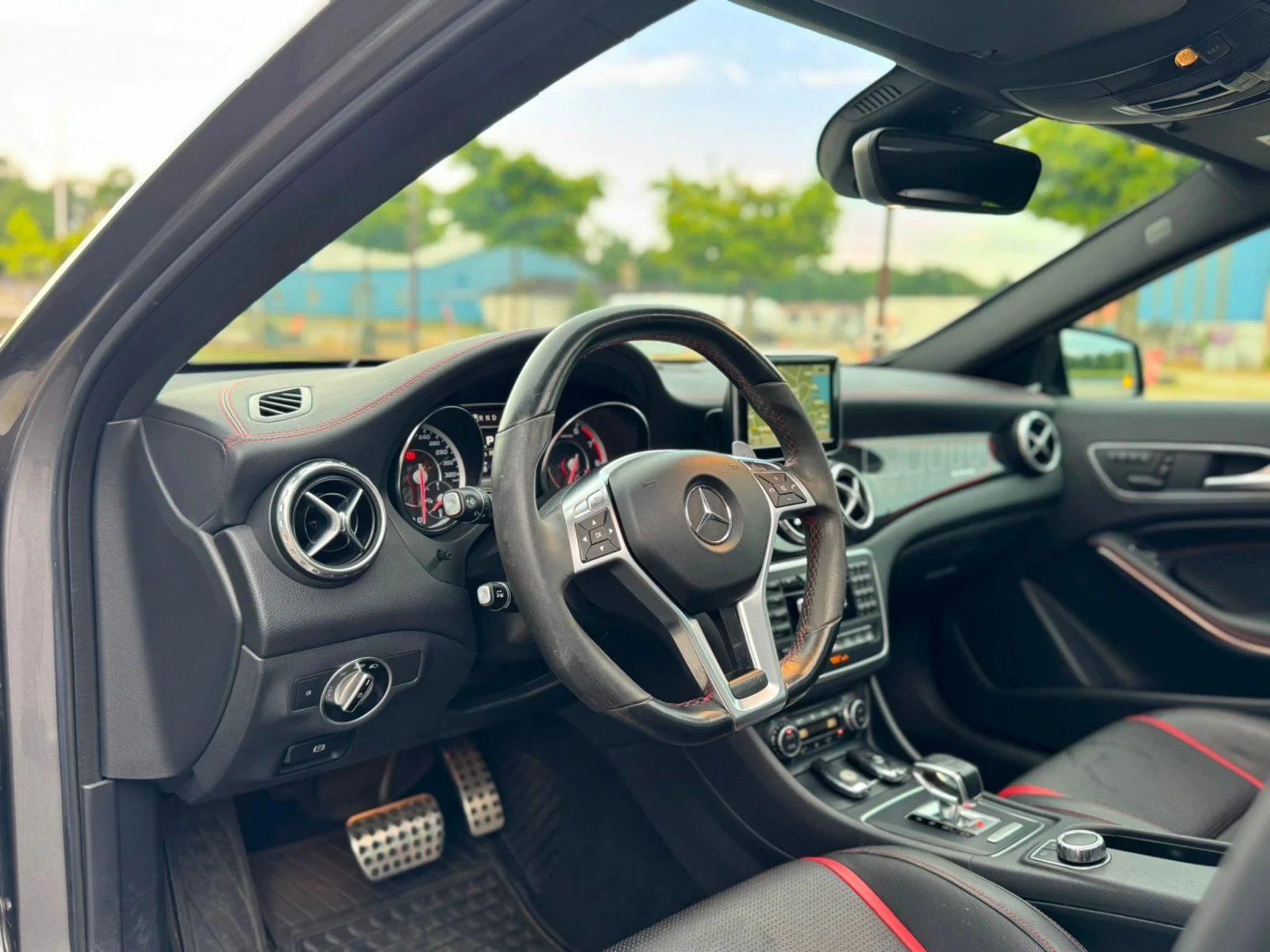 Mercedes-Benz GLA 45 AMG ?Очакван внос AMG EDITION 1CARBONPANOHKCAMRED , снимка 10 - Автомобили и джипове - 55379513