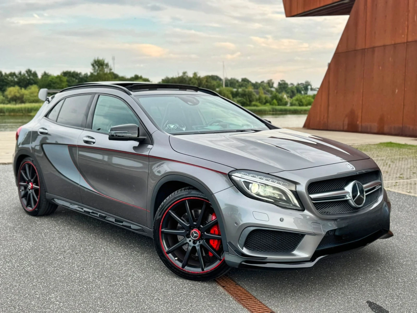 Mercedes-Benz GLA 45 AMG ?Очакван внос AMG EDITION 1CARBONPANOHKCAMRED , снимка 3 - Автомобили и джипове - 55379513