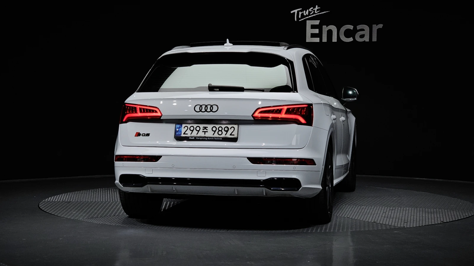 Audi SQ5 ЕЛ. БАГАЖНИК* HUD* 360* BLIND SPOT* КРАЙНА ЦЕНА, снимка 4 - Автомобили и джипове - 55593592