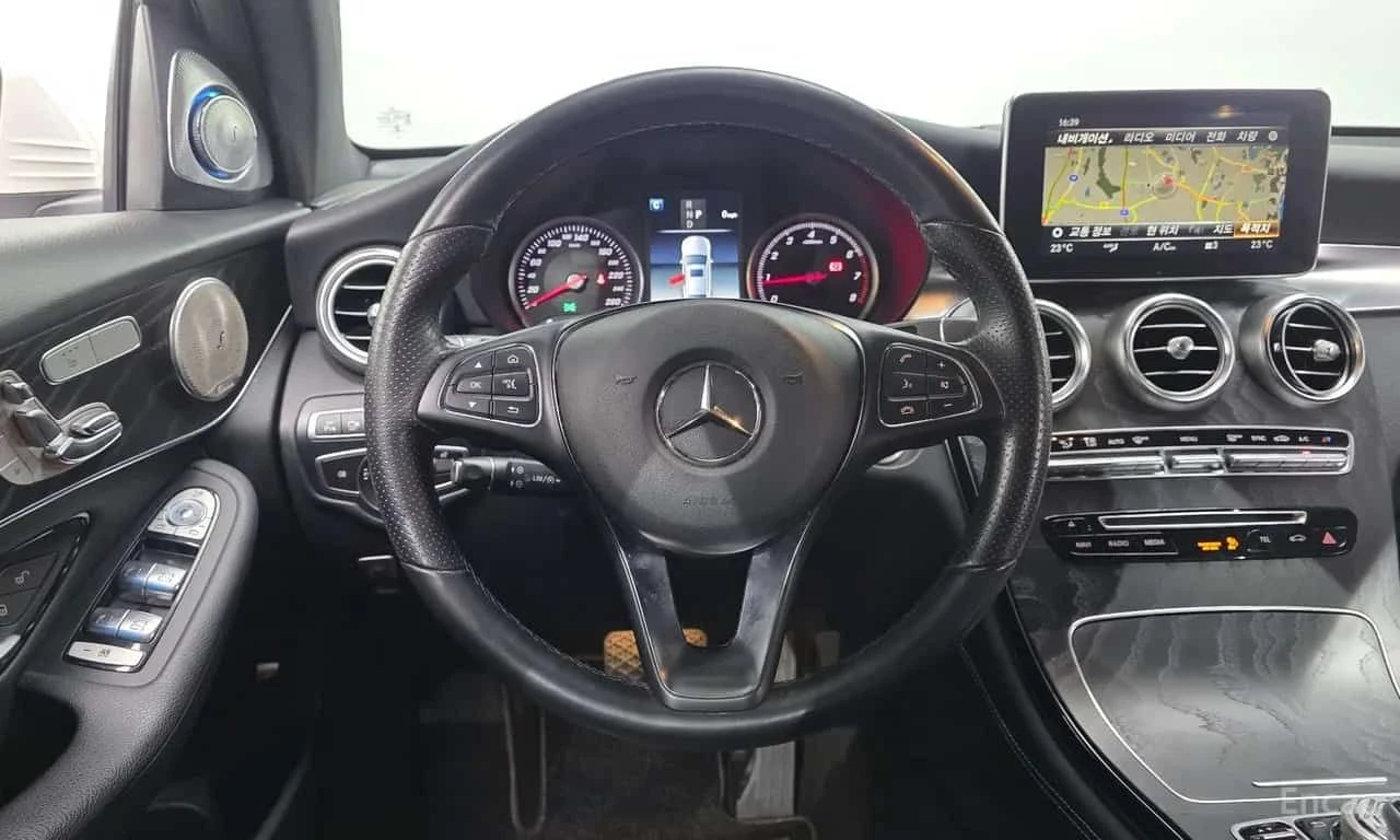 Mercedes-Benz GLC * GCL300 4MATIC Coupe * ЦЕНА ДО БГ, снимка 8 - Автомобили и джипове - 55606332