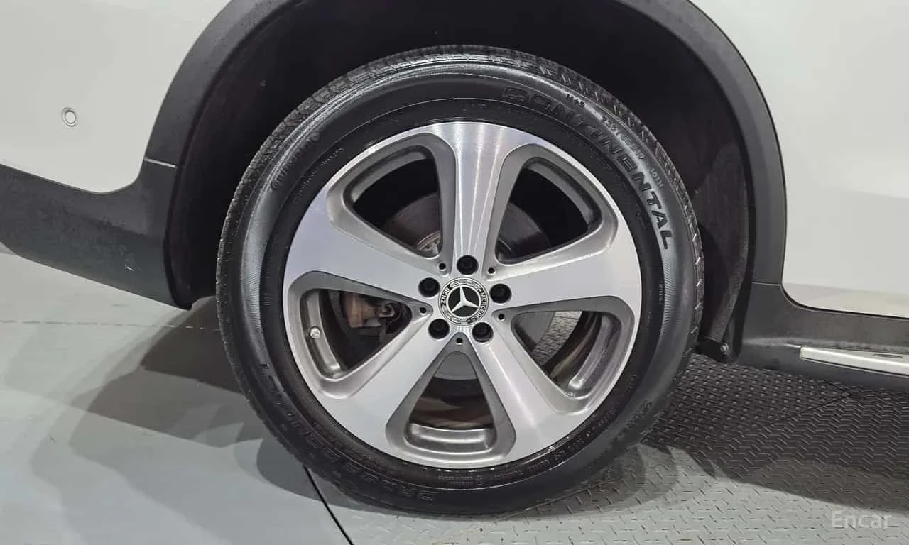 Mercedes-Benz GLC * GCL300 4MATIC Coupe * ЦЕНА ДО БГ, снимка 16 - Автомобили и джипове - 55606332